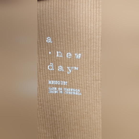 Women's Medium 'A New Day' BNWOT Scoop Neck Nude Colored Tank Top. - Picture 8 of 10